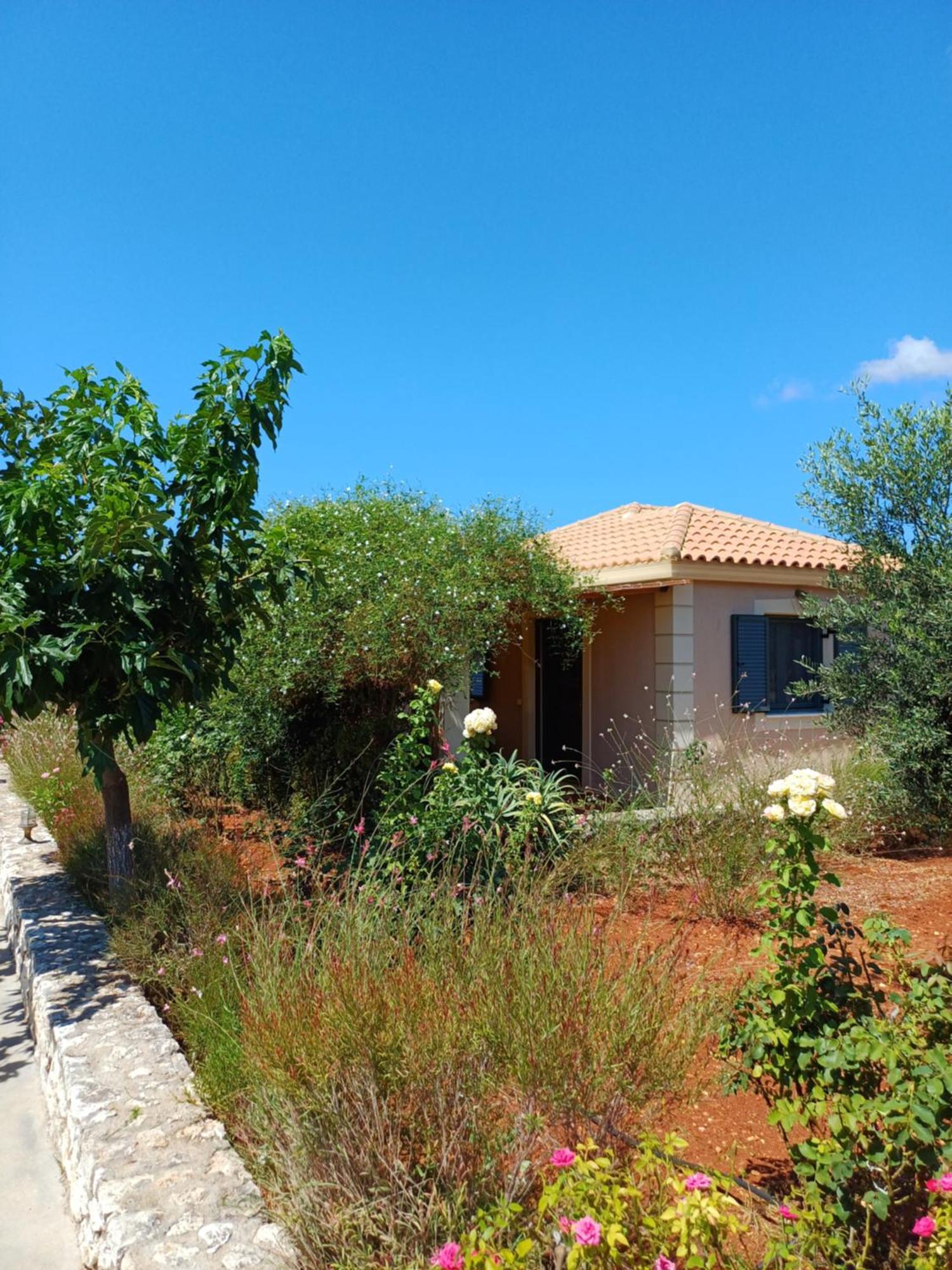 Korallis Villas Karavados Luaran gambar