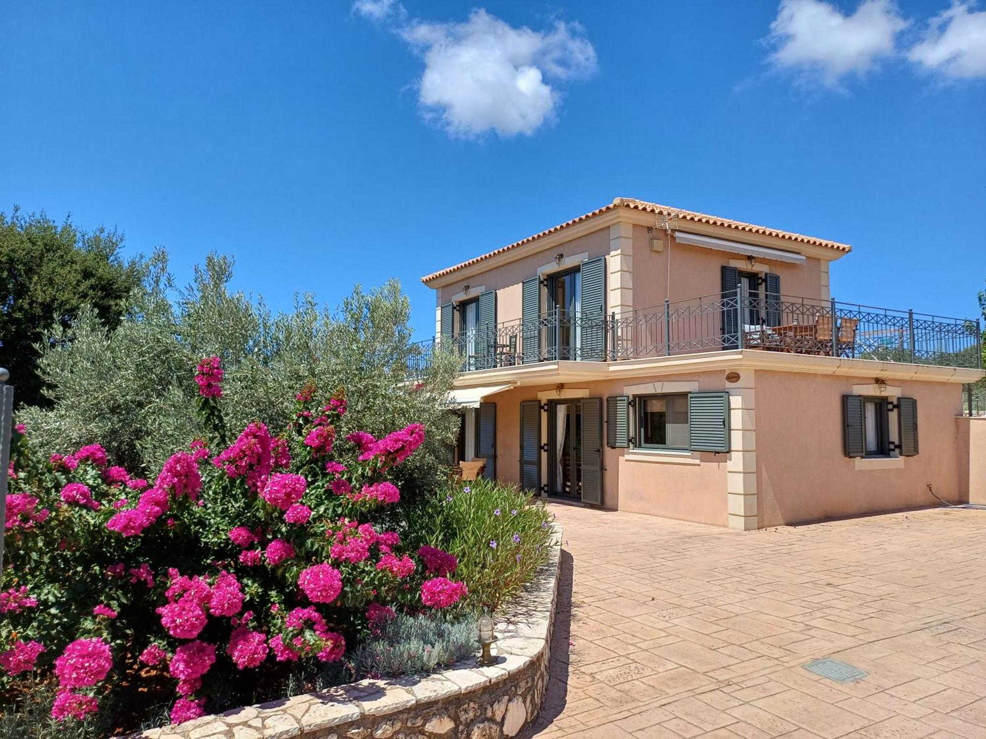 Korallis Villas Karavados Luaran gambar