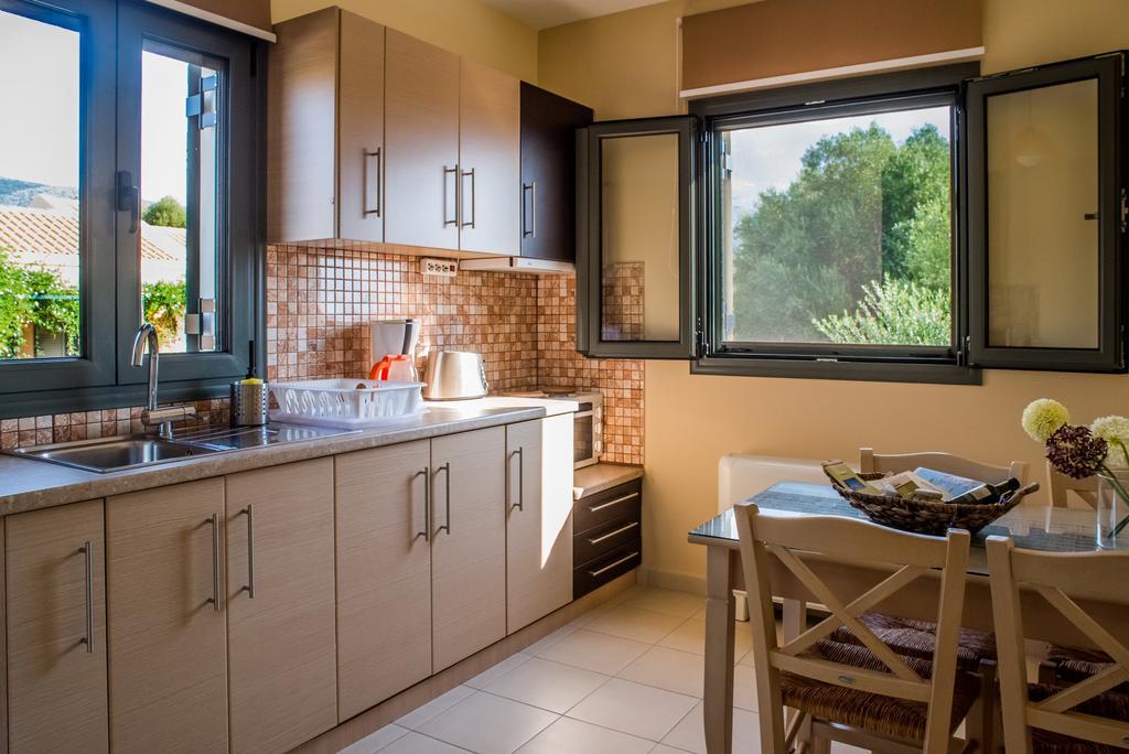 Korallis Villas Karavados Luaran gambar