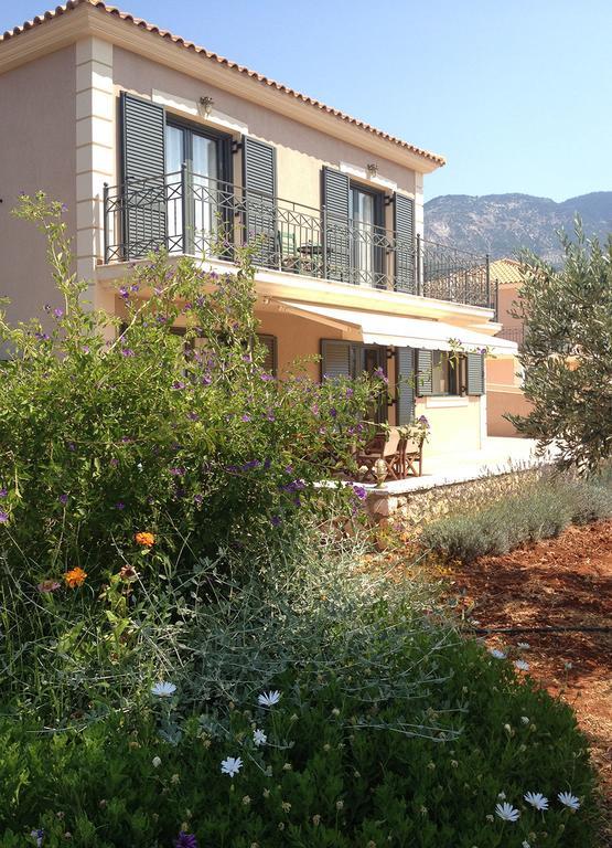 Korallis Villas Karavados Luaran gambar