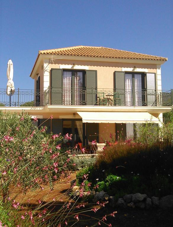 Korallis Villas Karavados Luaran gambar
