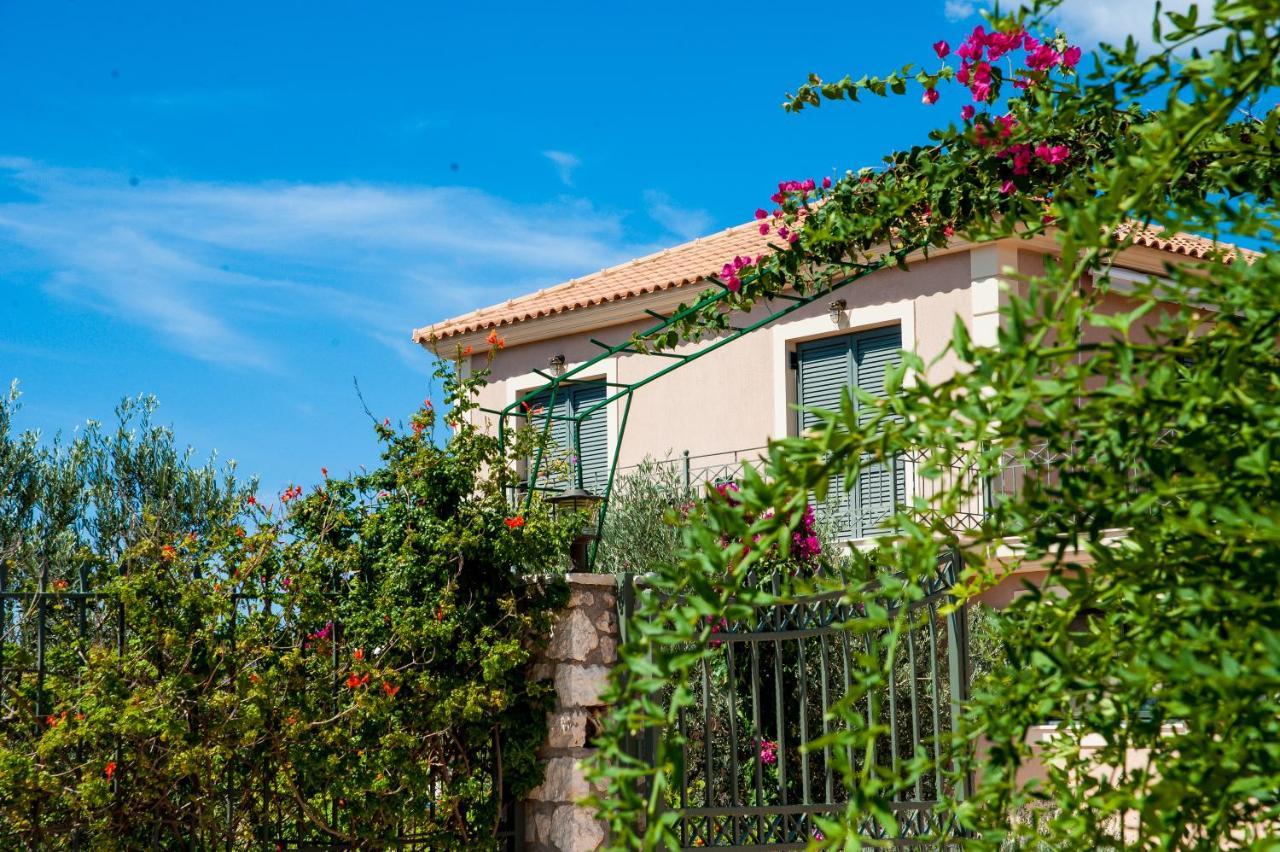 Korallis Villas Karavados Luaran gambar