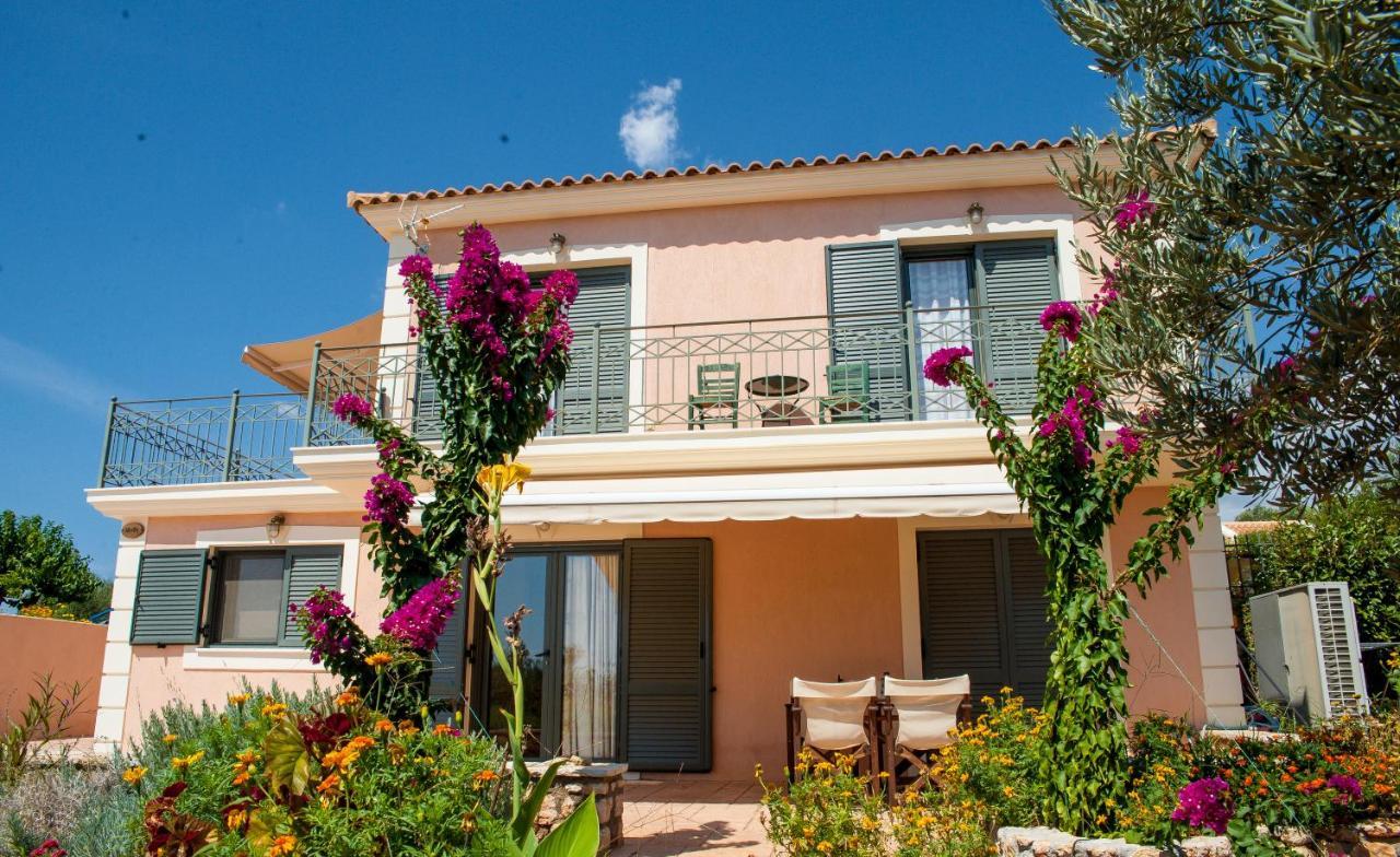 Korallis Villas Karavados Luaran gambar