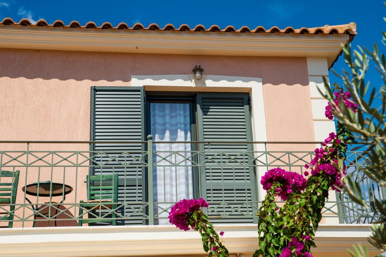 Korallis Villas Karavados Luaran gambar