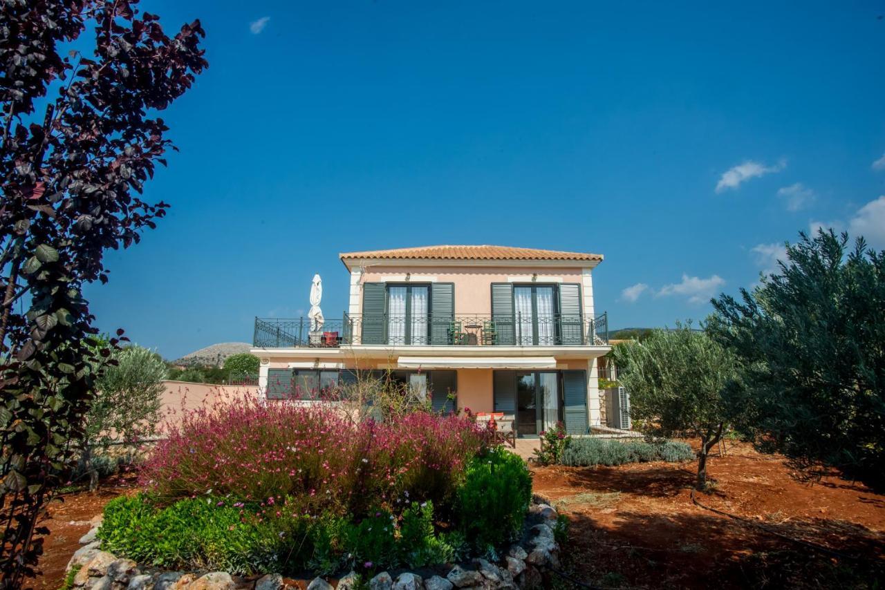 Korallis Villas Karavados Luaran gambar